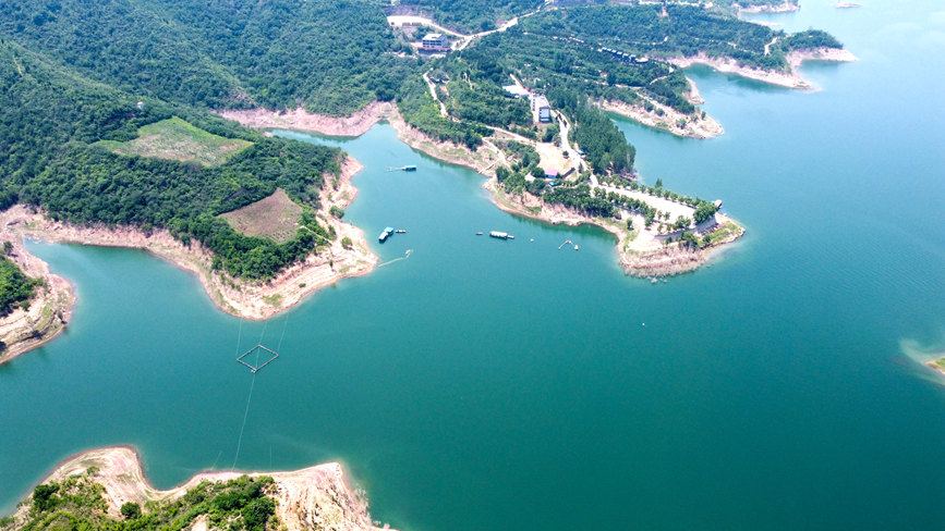 河南洛陽市孟津區(qū)境內(nèi)的黃河小浪底風景區(qū)黃鹿山景點風光。黃政偉攝