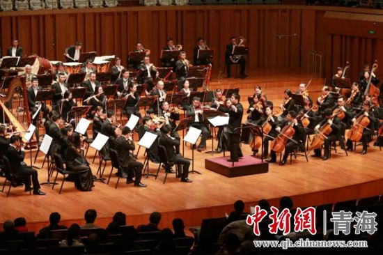 圖為青海大劇院新年音樂會演奏。圖由西寧市文化旅游廣電局提供