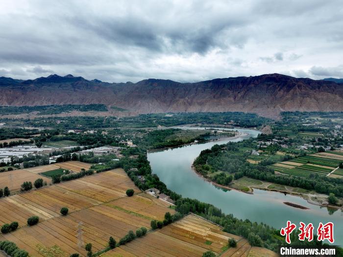 圖為黃河岸畔景色。(資料圖) 李玉峰 攝