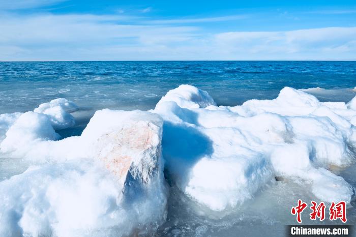 青海湖開始凍結較近十年平均日期推遲