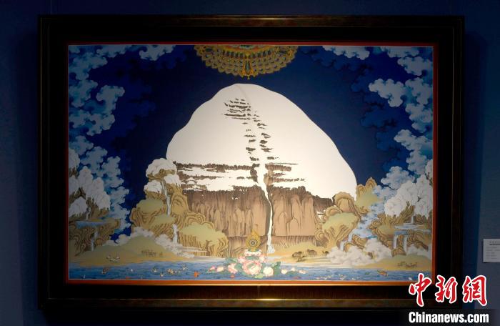 圖為5月16日，展覽中新創(chuàng)唐卡作品《岡底斯山》?！±盍?攝